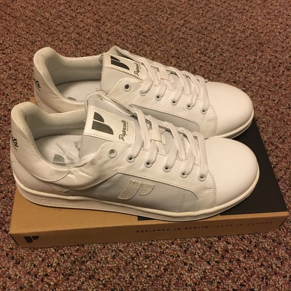 White sneakers -Paprcuts - Picture 2 of 4